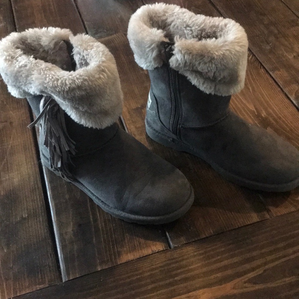 Women’s SIZE 4 Dark grey boots